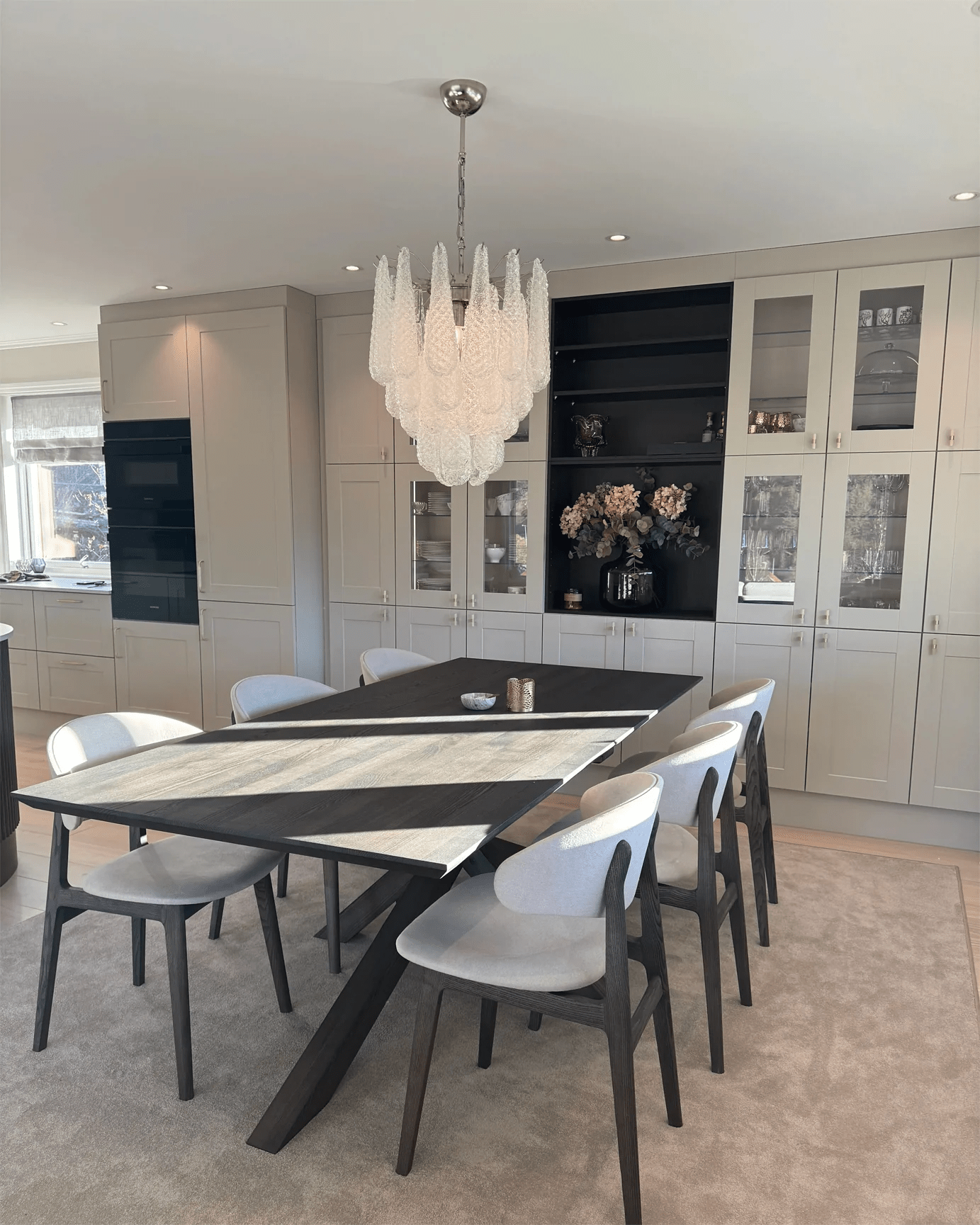 Modern Sophisticated Dandelion Style Textured Glass Chandelier